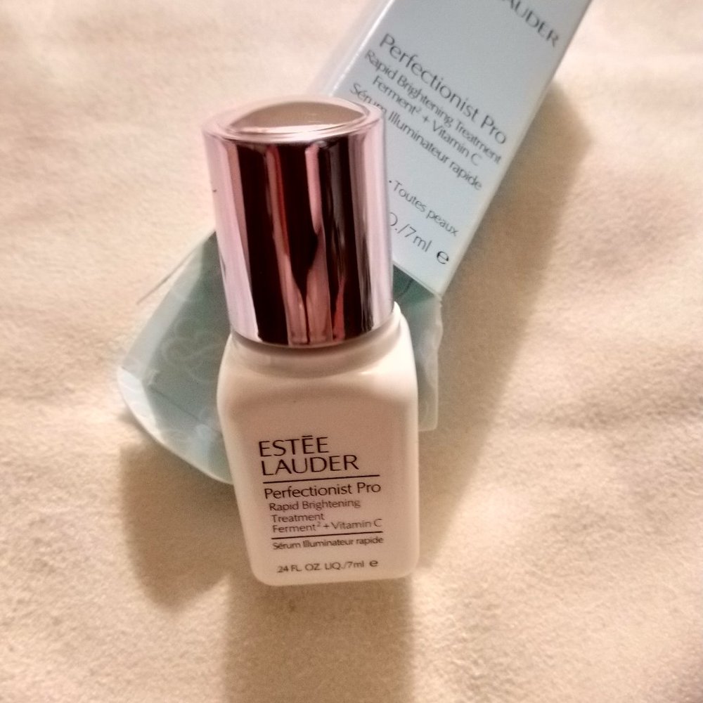 Estee Lauder Sample - Picture 2 of 6